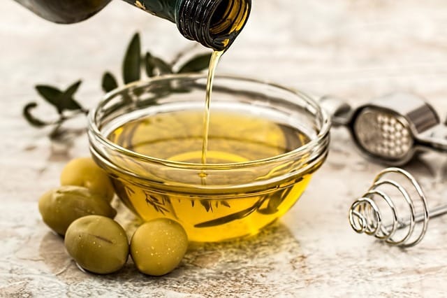 olive oil for dandruff